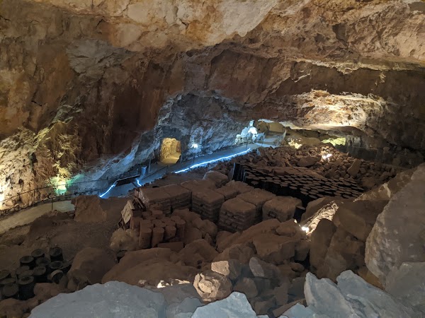 Grand Canyon Caverns & Inn 3