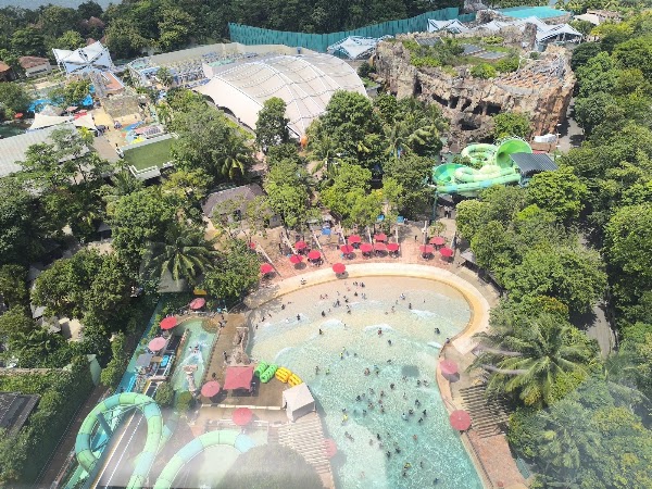Adventure Cove Waterpark 1