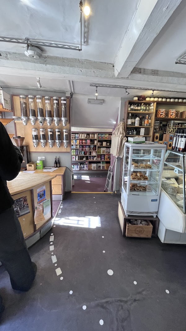 Hay Deli 3