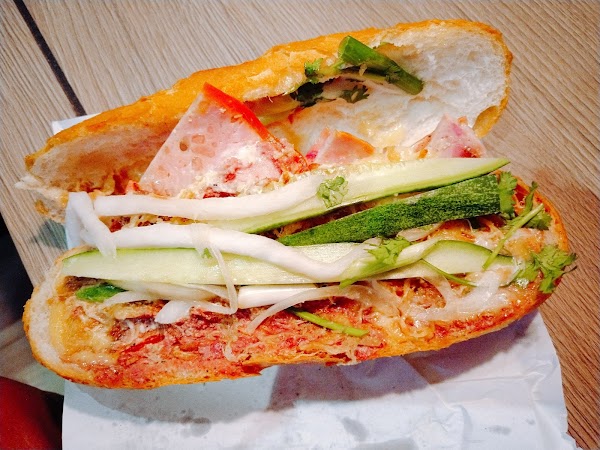 Bánh Mì Hồng Hoa 5