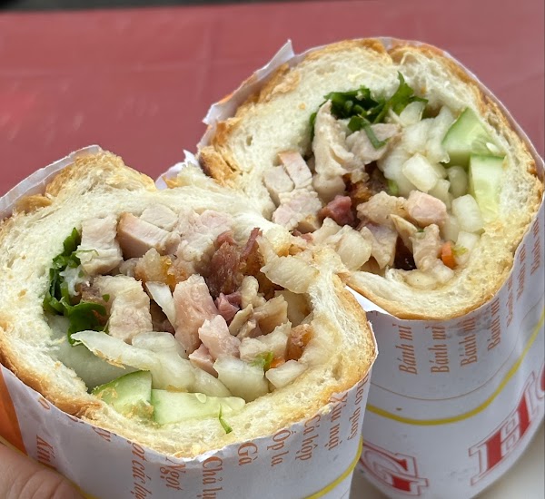 Bánh Mì Hồng Hoa 4