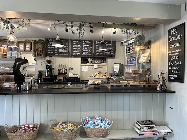 Waterhead Coffee Shop