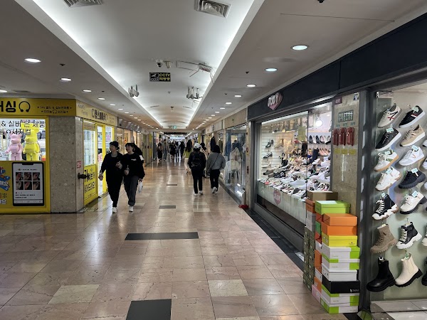 SEOMYEON MALL - Seomyeon Underground Shopping Center 2