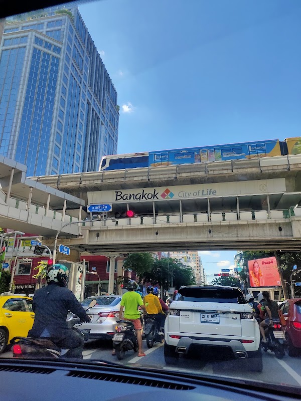 Chit Lom 2