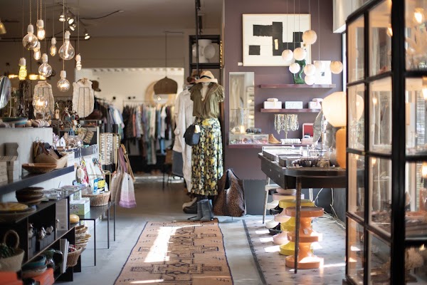 Comptoir 102 Concept Store & Healthy Cafe