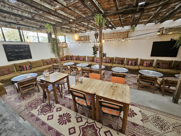 Comptoir 102 Concept Store & Healthy Cafe 3