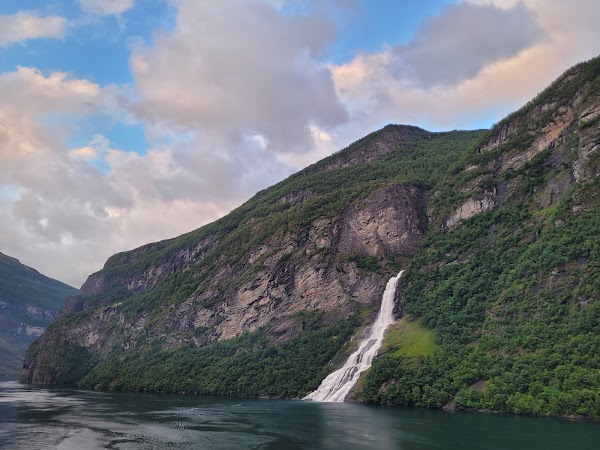 Brudesløret (Bridal Veil)
