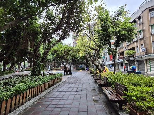 Yongkang Park 4
