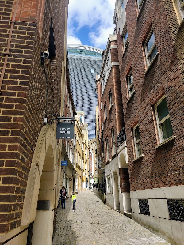 Lovat Lane