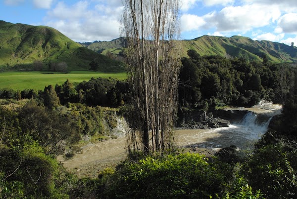 Raukawa Falls 3