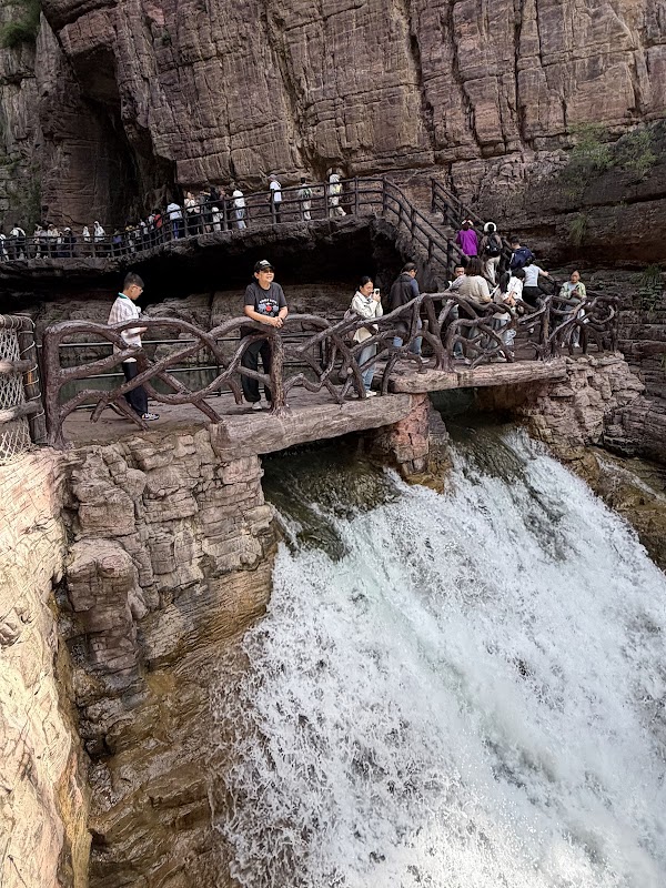 Yuntaishan Global Geopark Qingtian River Park Tourist Service Center 2