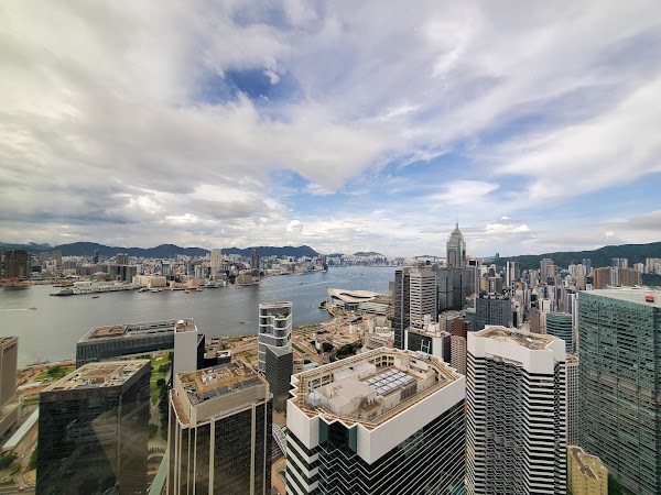 Island Shangri-La, Hong Kong 1