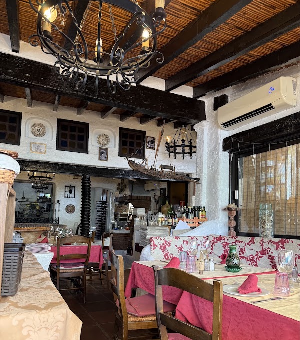 Restaurante La Reja. Steak House & Traditional Spanish Restaurant with Panoramic Views 5