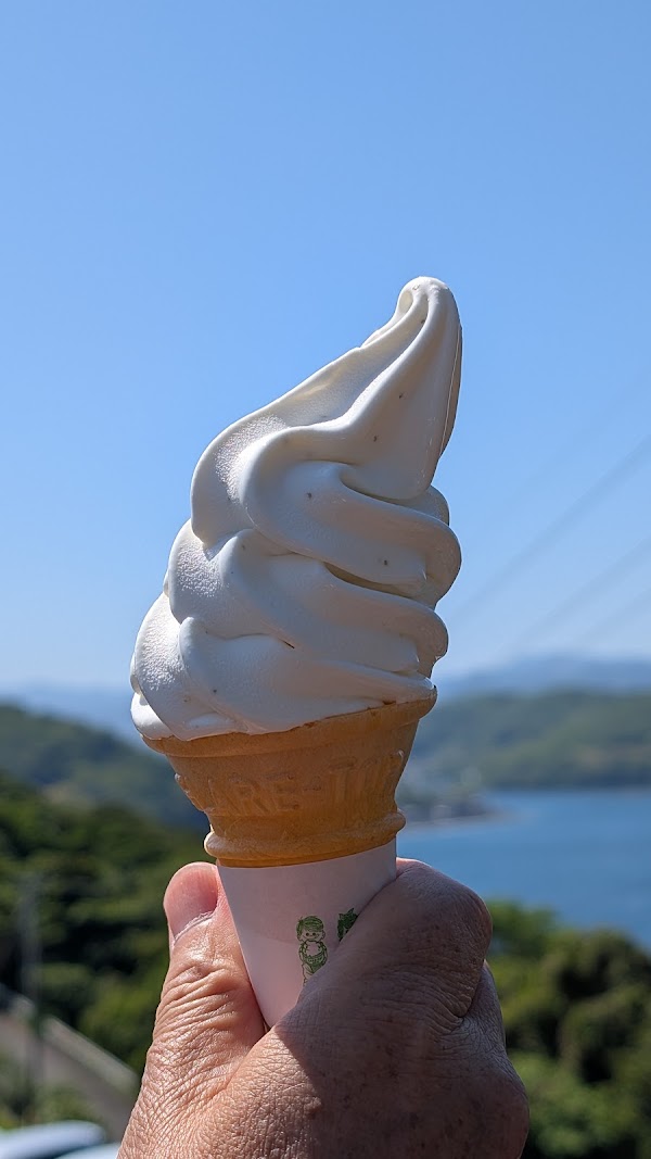 馬ヶ背茶屋・日向岬馬ヶ背観光案内所 1