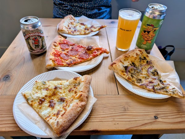HUGHES PIZZA (ヒューズ ピザ) 4