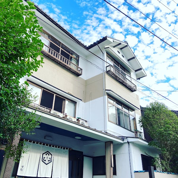 Guesthouse HANAYA（ゲストハウス華屋）