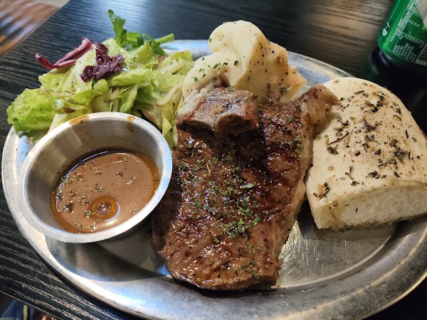 The Bottle & Steak 4