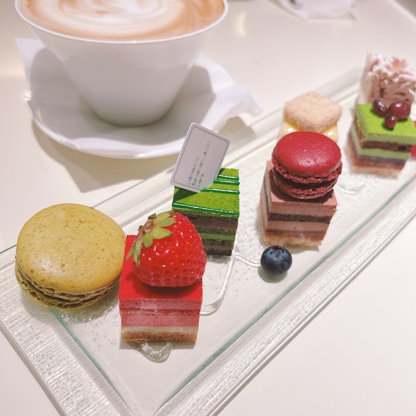 Patisserie Sadaharu Aoki Paris Marunouchi Store 4