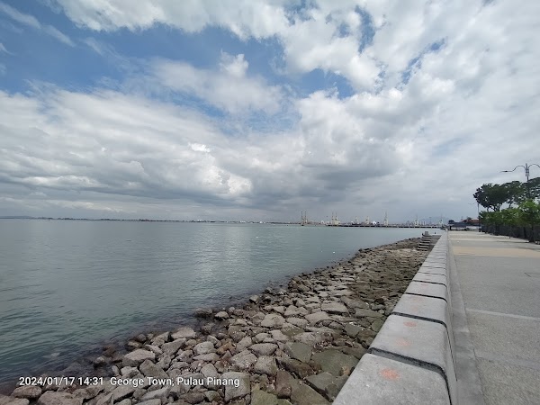 Esplanade Walkway