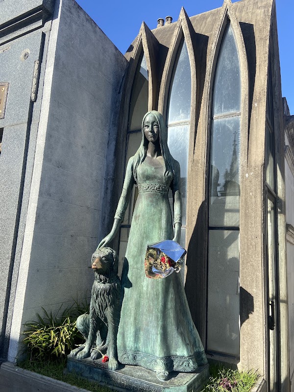 Panteón de Liliana Crociati de Szaszak
