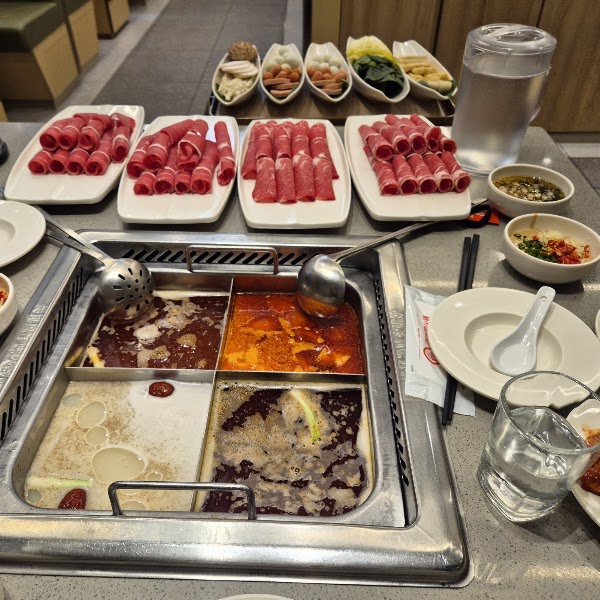 HaiDiLao Hot Pot Myeongdong Branch 4