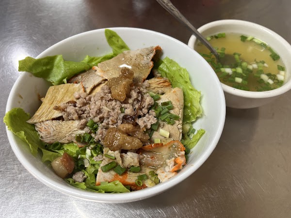 Thieu Ky Noodle Restaurant 2