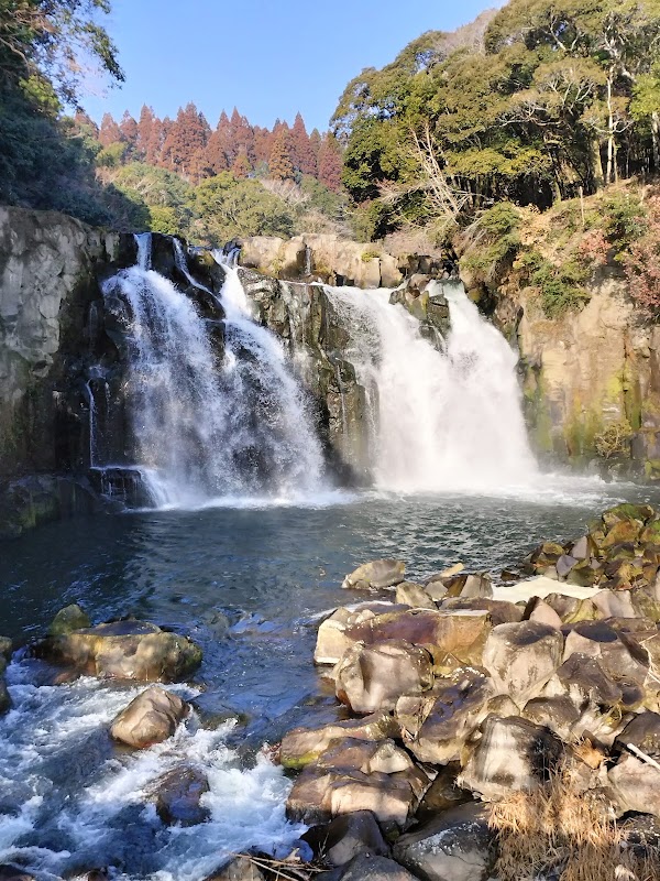 Sekinoo Falls