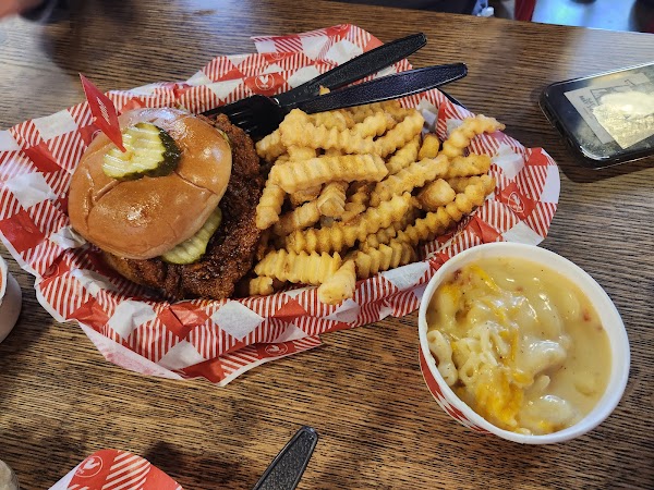 Hattie B's Hot Chicken - Nashville - Midtown 5