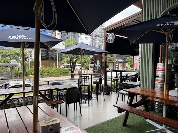 The Shakespeare British Pub in Bangkok 5