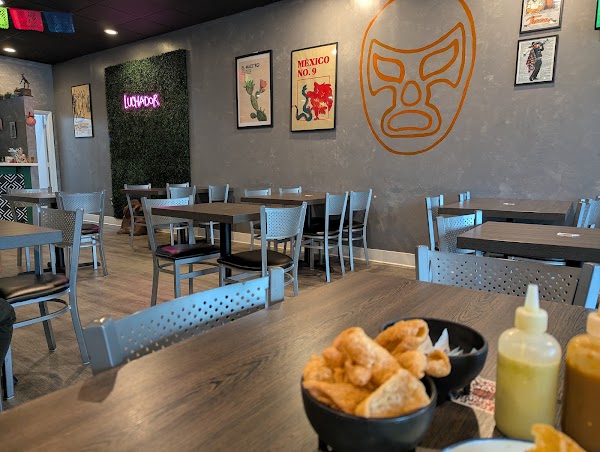 Luchador Micheladas & Botanas 2