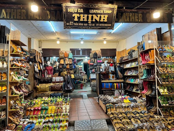 Thịnh leather shop Hoi An 1
