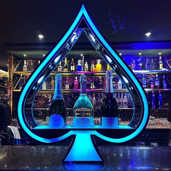 Staya Lounge & Club