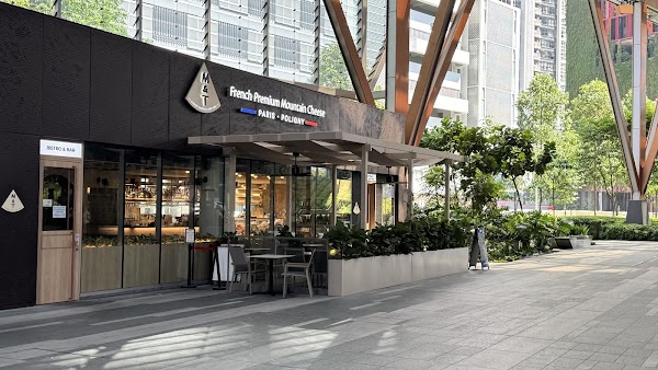 M&T Bistro & Boutique