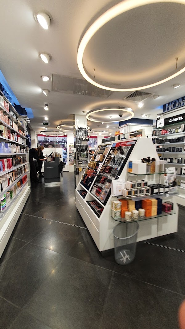 Pharmacie Monge Notre Dame 3
