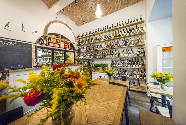 Dzikie Wino Wine Bar