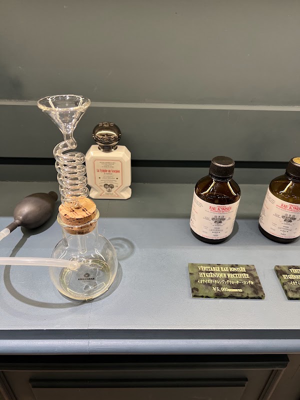 オフィシーヌ・ユニヴェルセル・ビュリー 渋谷 OFFICINE UNIVERSELLE BULY SHIBUYA 3