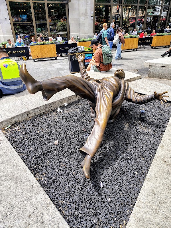 Daniel Kaluuya Statue 1