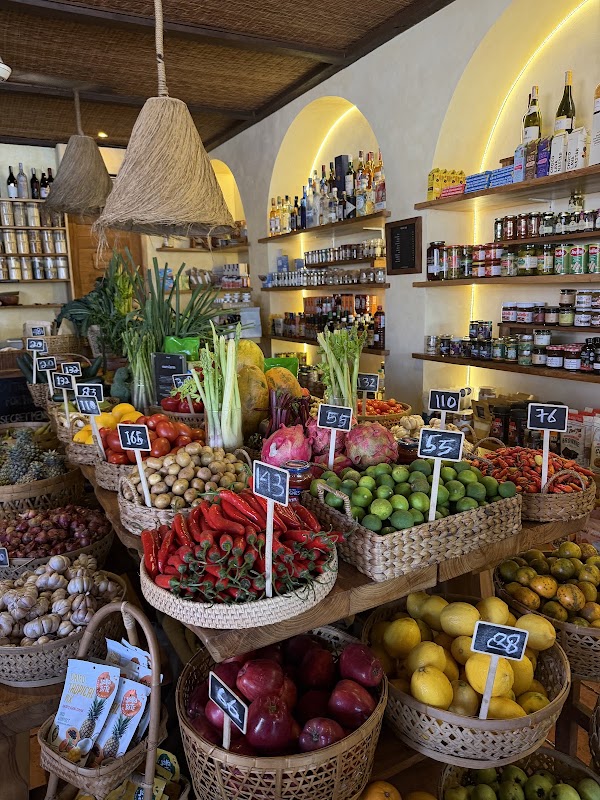 mood by ours - organic market & café 4