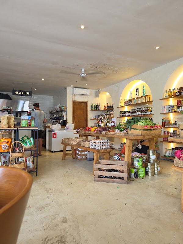 mood by ours - organic market & café 2
