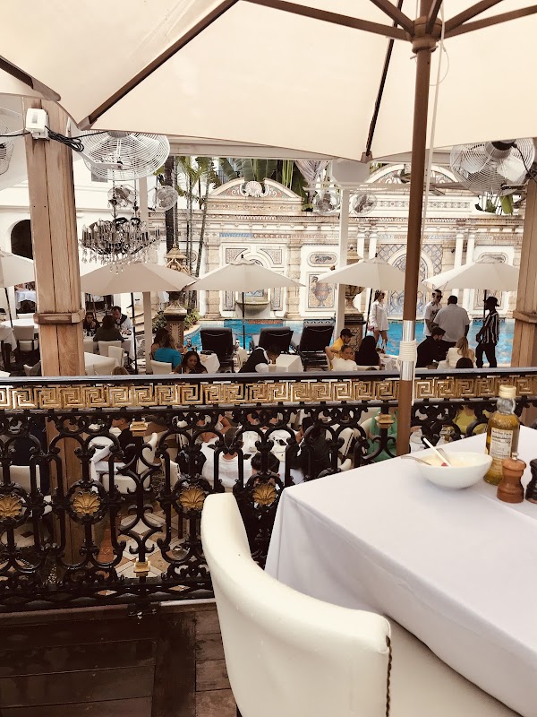 Gianni's At The Former Versace Mansion 2