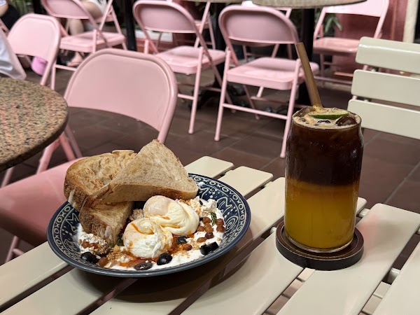 Buttercup by Rosie's cafe | Coffee & Brunch 4