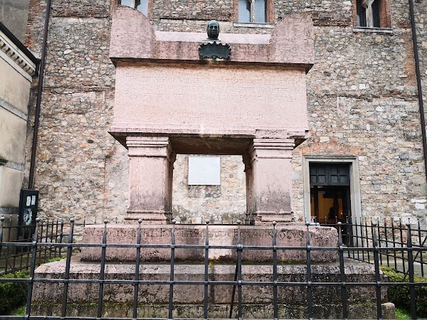 Petrarca's Tomb