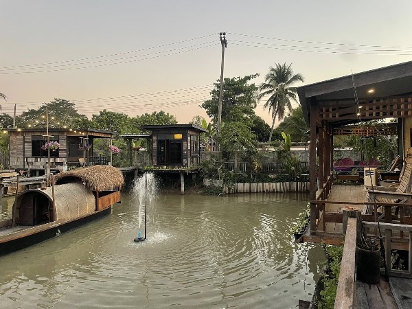กาดก๋างโต้ง โฮงเรือ