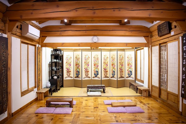 Bukchon Oriental Culture Museum 3