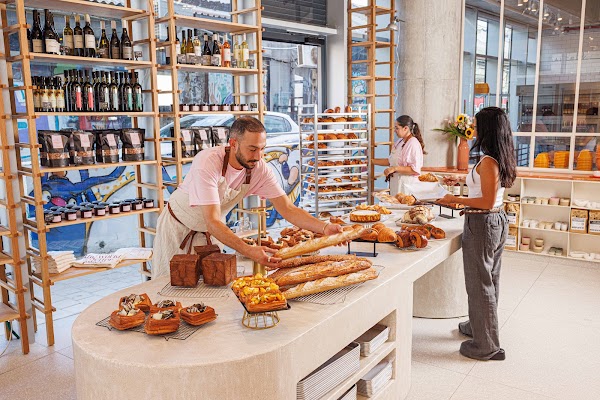 Seniora Bakery