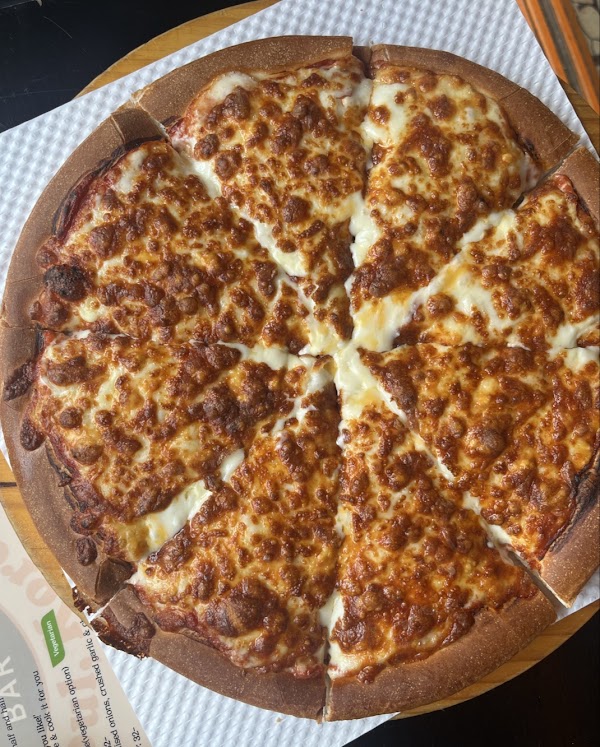 Bonny’s Pizza Pub 4