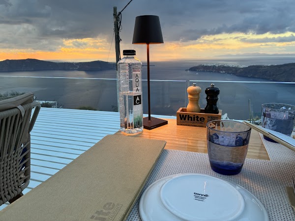 White Lounge Restaurant 3