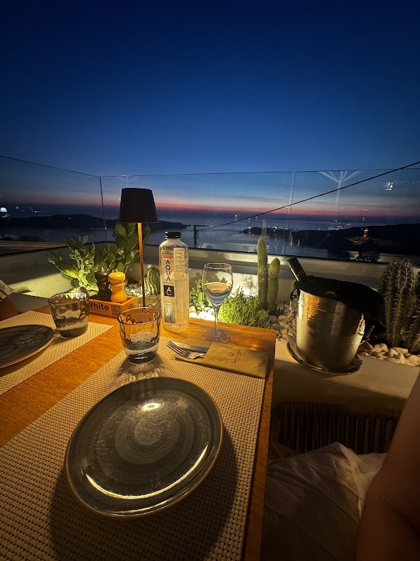 White Lounge Restaurant 2