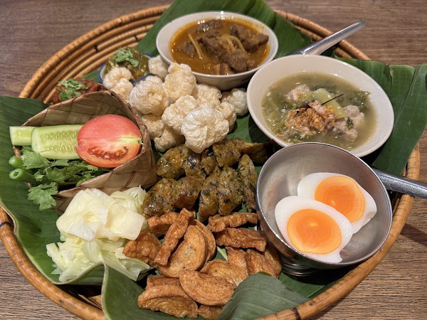 Ongtong Khaosoi Ari Branch 5
