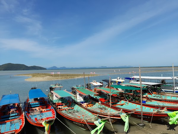 Thong Krut Pier